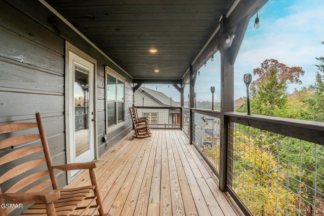 2043 Eagle Feather Drive, Sevierville, TN 37876