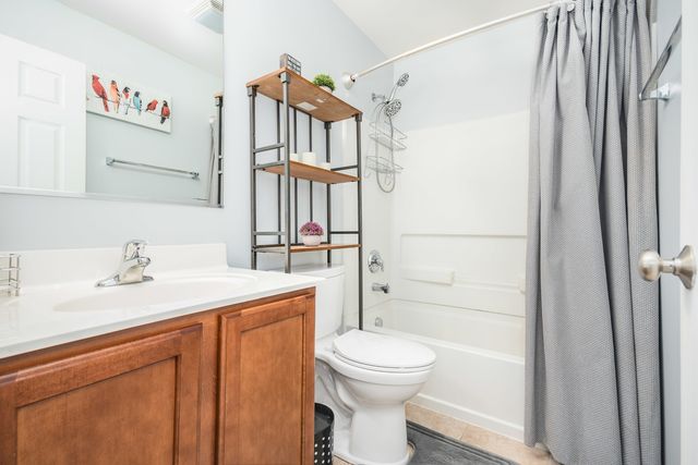 2768 Blakely Lane 2768, Naperville, IL 60540
