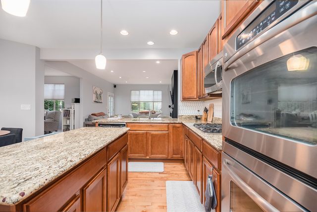 2768 Blakely Lane 2768, Naperville, IL 60540
