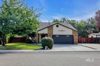 3280 W Sugar Creek Dr, Meridian, ID 83642
