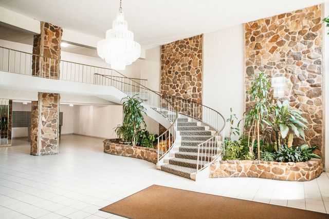 16 E Old Willow Road 206-S, Prospect Heights, IL 60070