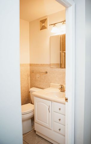 16 E Old Willow Road 206-S, Prospect Heights, IL 60070