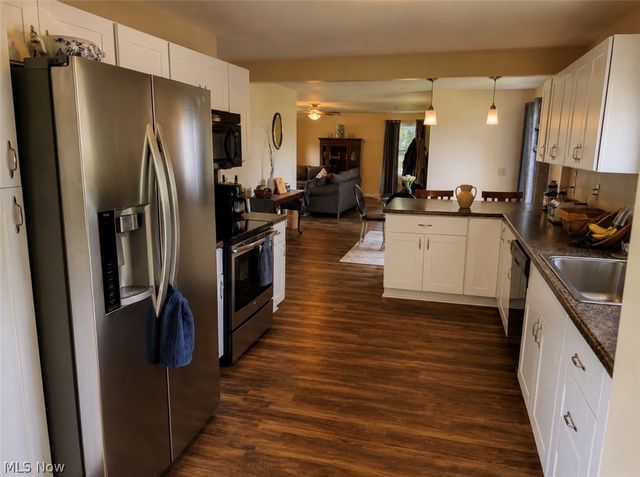 3146 Meadowwood Street NW, Massillon, OH 44646