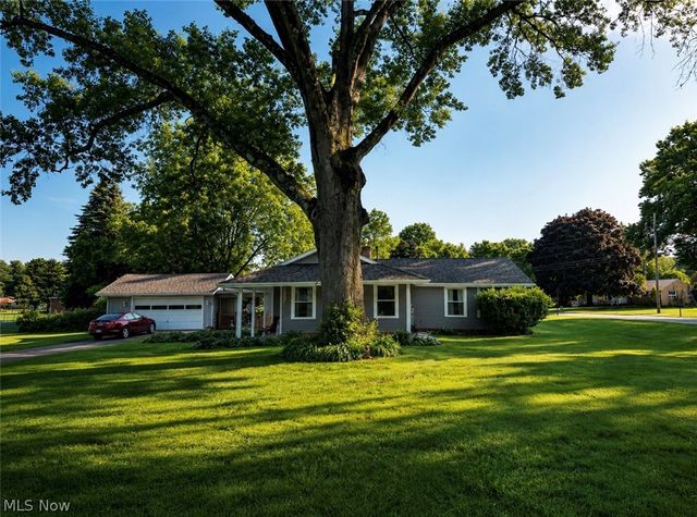 3146 Meadowwood Street NW, Massillon, OH 44646