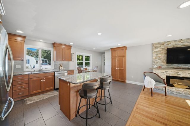 106 Harwood Ave, Littleton, MA 01460