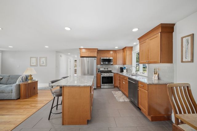 106 Harwood Ave, Littleton, MA 01460