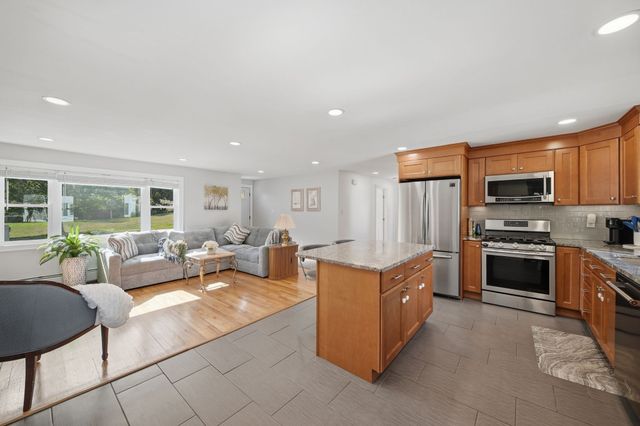 106 Harwood Ave, Littleton, MA 01460