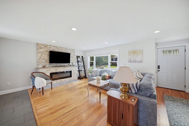 106 Harwood Ave, Littleton, MA 01460