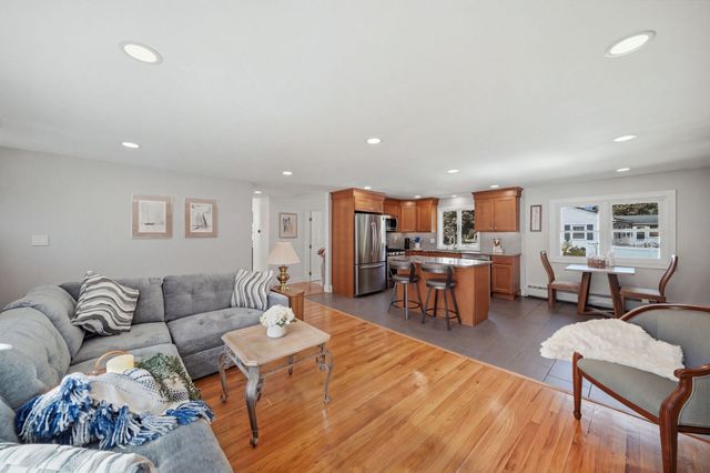106 Harwood Ave, Littleton, MA 01460