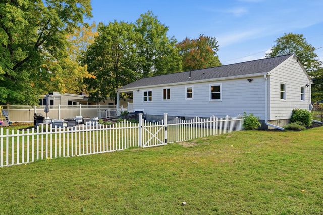 106 Harwood Ave, Littleton, MA 01460
