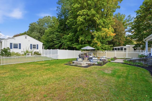 106 Harwood Ave, Littleton, MA 01460