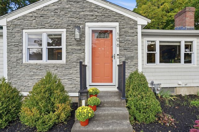 106 Harwood Ave, Littleton, MA 01460