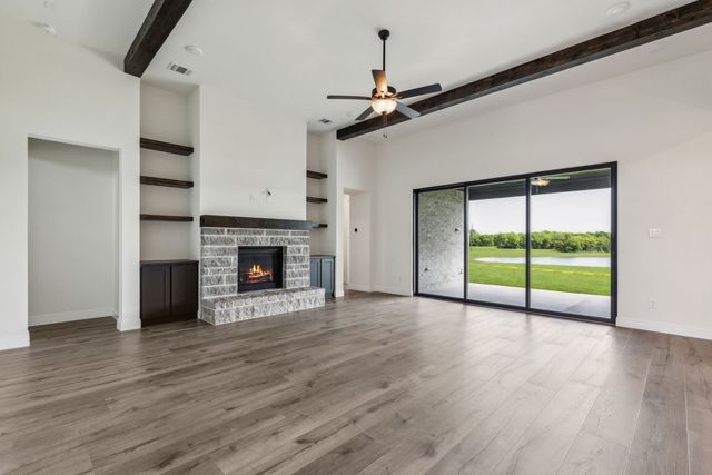 301 Hollingsworth Lane, Glenn Heights, TX 75154