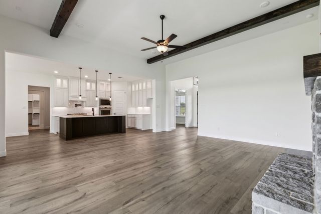 301 Hollingsworth Lane, Glenn Heights, TX 75154