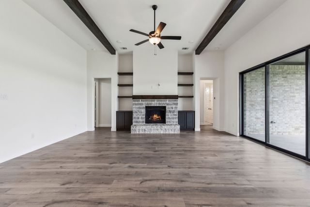 301 Hollingsworth Lane, Glenn Heights, TX 75154