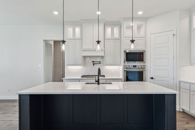 301 Hollingsworth Lane, Glenn Heights, TX 75154