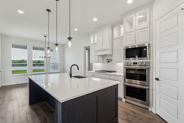 301 Hollingsworth Lane, Glenn Heights, TX 75154