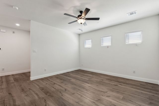 301 Hollingsworth Lane, Glenn Heights, TX 75154