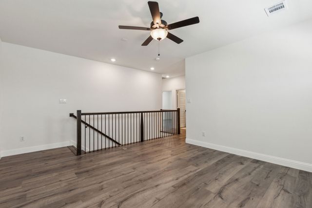 301 Hollingsworth Lane, Glenn Heights, TX 75154