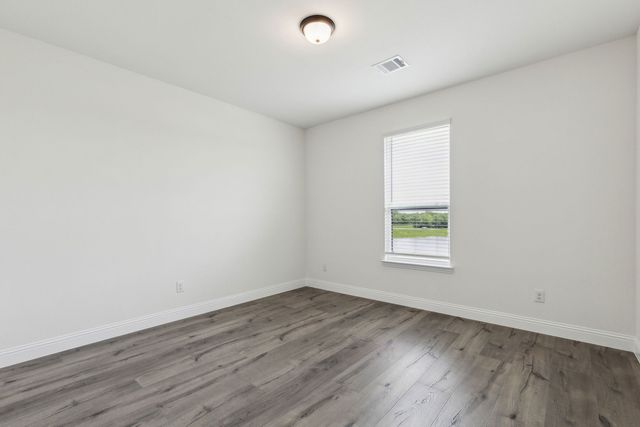 301 Hollingsworth Lane, Glenn Heights, TX 75154