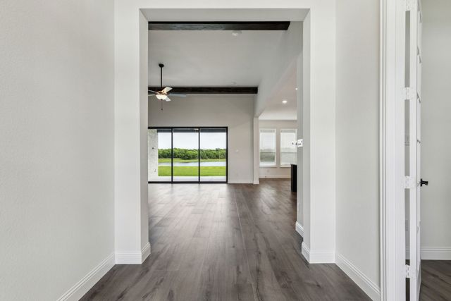 301 Hollingsworth Lane, Glenn Heights, TX 75154
