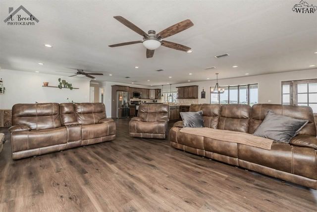 9419 S CR 95, Vernon, TX 76384