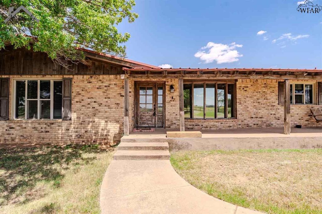 9419 S CR 95, Vernon, TX 76384