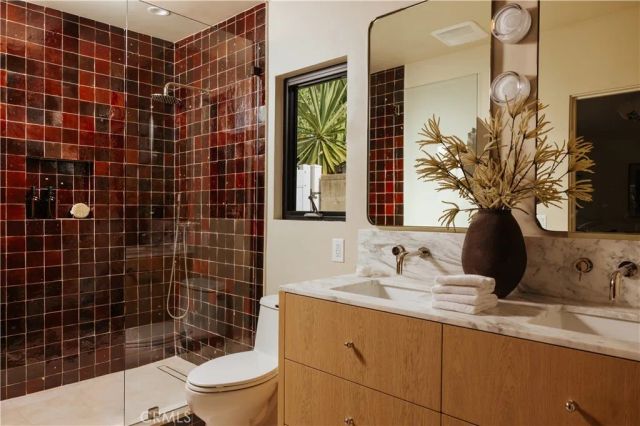 5267 Ventura Canyon Avenue, Sherman Oaks, CA 91401