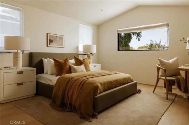 5267 Ventura Canyon Avenue, Sherman Oaks, CA 91401