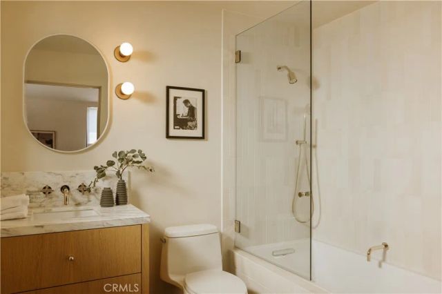 5267 Ventura Canyon Avenue, Sherman Oaks, CA 91401