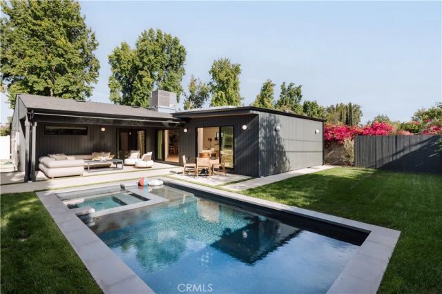 5267 Ventura Canyon Avenue, Sherman Oaks, CA 91401