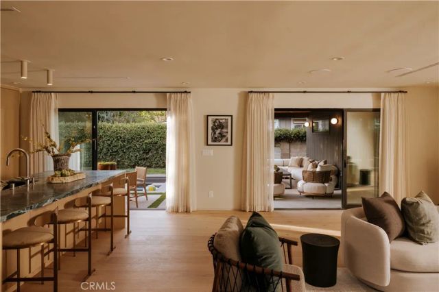5267 Ventura Canyon Avenue, Sherman Oaks, CA 91401