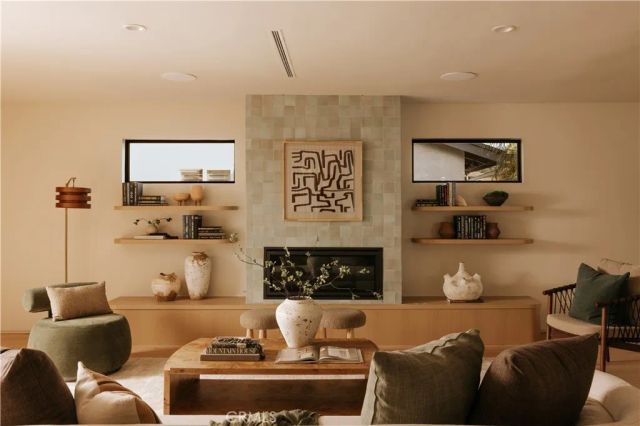 5267 Ventura Canyon Avenue, Sherman Oaks, CA 91401