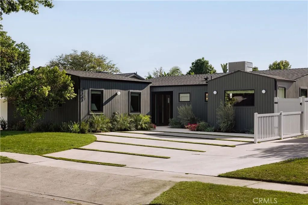 5267 Ventura Canyon Avenue, Sherman Oaks, CA 91401