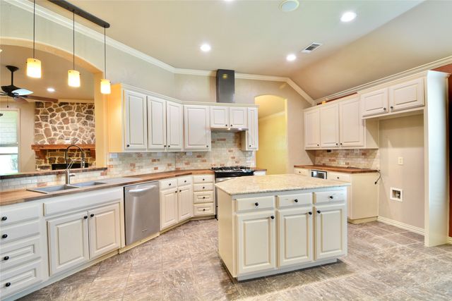 1 Leighton Court, Mansfield, TX 76063