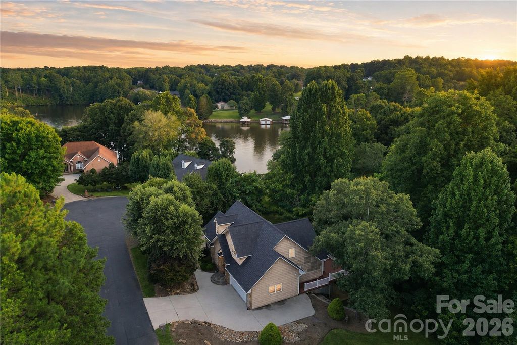 6047 Chaucer Lane, Granite Falls, NC 28630