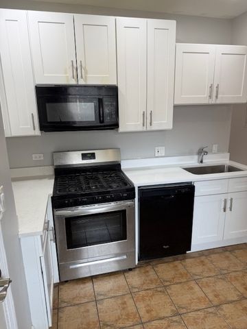 6444 N Hamilton Avenue 2E, Chicago, IL 60645