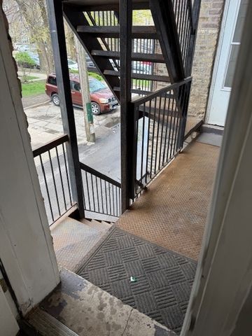 6444 N Hamilton Avenue 2E, Chicago, IL 60645