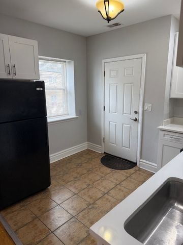 6444 N Hamilton Avenue 2E, Chicago, IL 60645