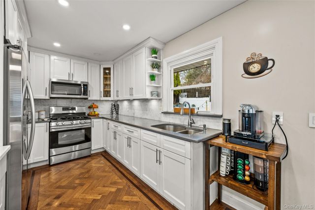 5 Cross Hill Avenue, Yonkers, NY 10703