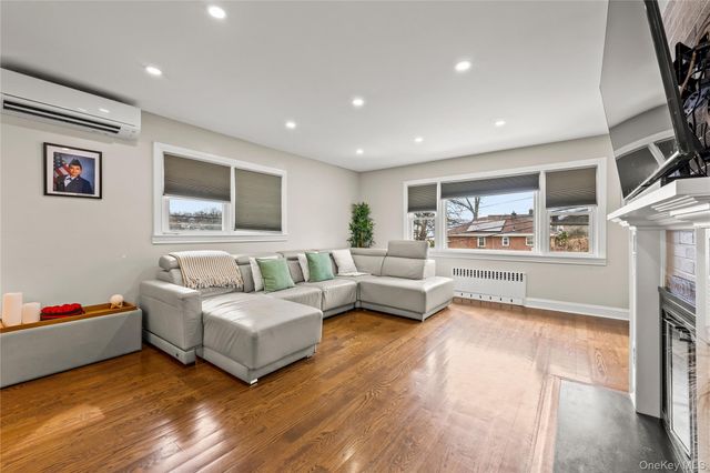 5 Cross Hill Avenue, Yonkers, NY 10703