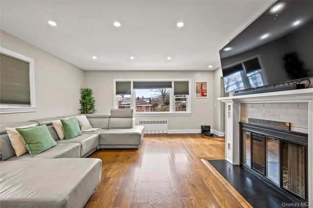 5 Cross Hill Avenue, Yonkers, NY 10703