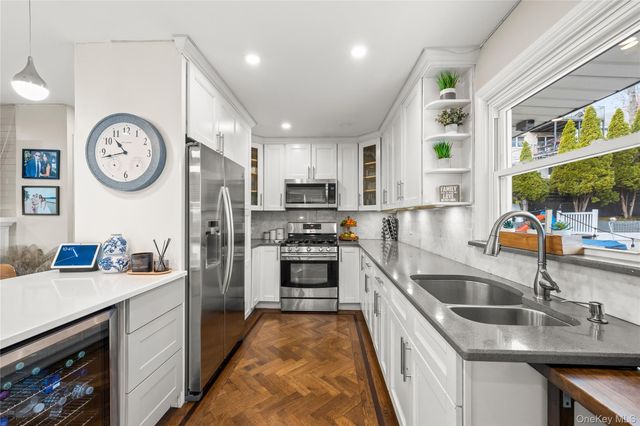 5 Cross Hill Avenue, Yonkers, NY 10703