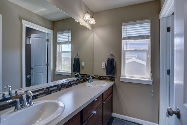 1880 N Winchester St, Liberty Lake, WA 99019