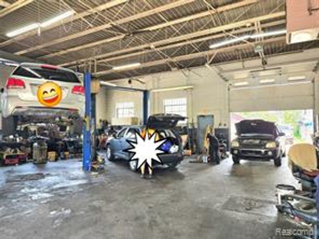 1018 W 9 Mile Road, Ferndale, MI 48220