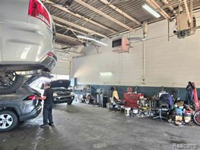 1018 W 9 Mile Road, Ferndale, MI 48220