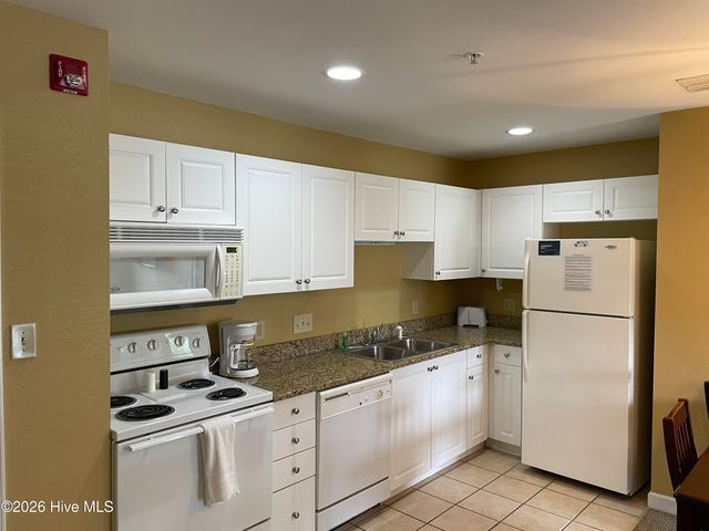510 Little River Farm Boulevard B100, Carthage, NC 28327