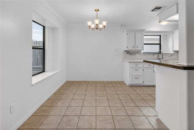 8001 Rock Crest Dr, Corpus Christi, TX 78414