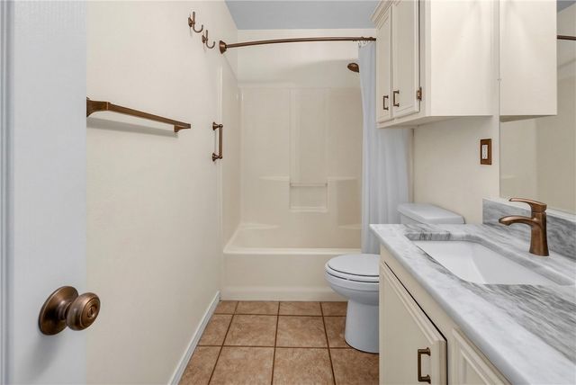 8001 Rock Crest Dr, Corpus Christi, TX 78414