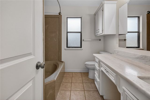 8001 Rock Crest Dr, Corpus Christi, TX 78414